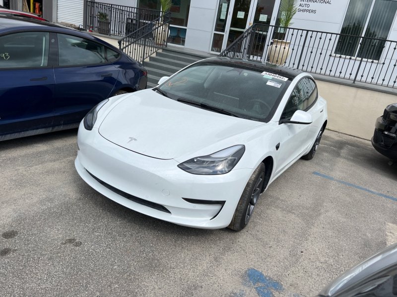 Tesla Model 3 2022 White