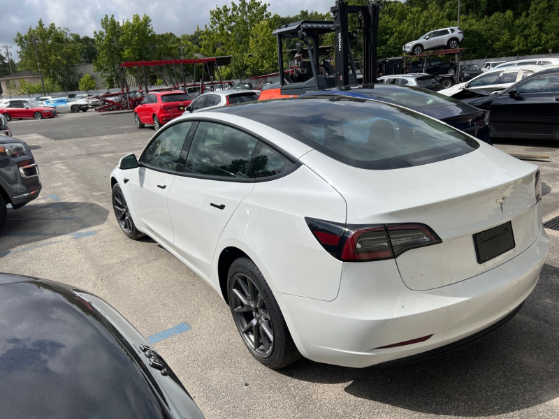 Tesla Model 3 2022 White