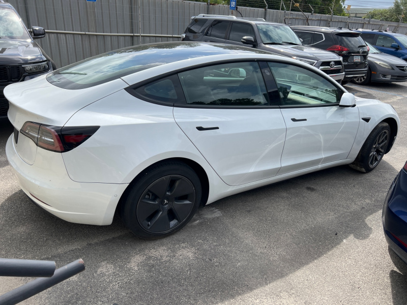 Tesla Model 3 2022 White