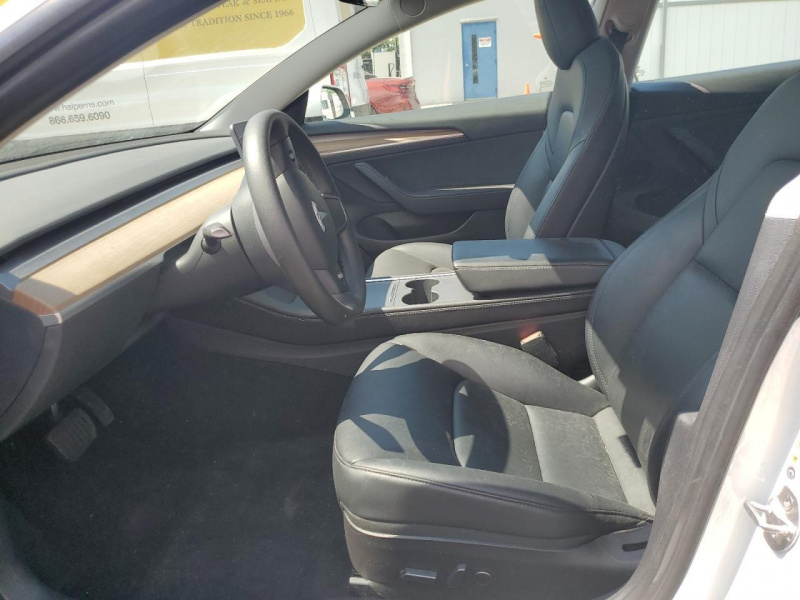 Tesla Model 3 2022 White