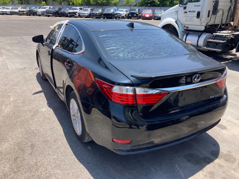 Lexus Es 300H 2015 Black 2.5L