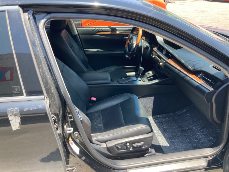 Lexus Es 300H 2015 Black 2.5L