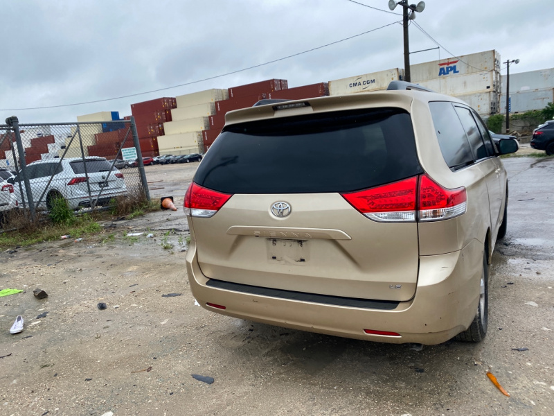 Toyota Sienna Le 2012 Beige 3.5L