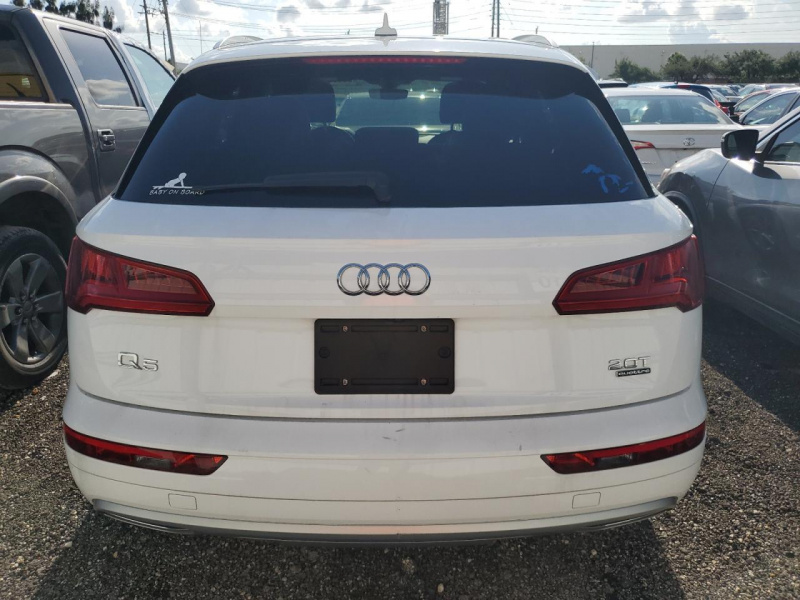 Audi Q5 Premium 2018 White 2.0L