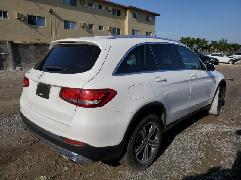 Mercedes-Benz Glc 300 2019 White 2.0L