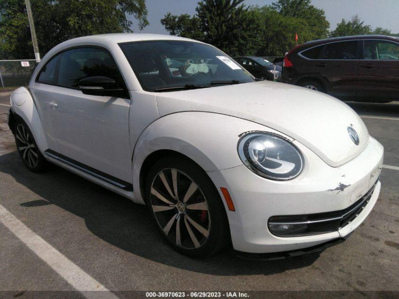 Volkswagen Beetle 2.0T Turbo 2012 White 2.0L