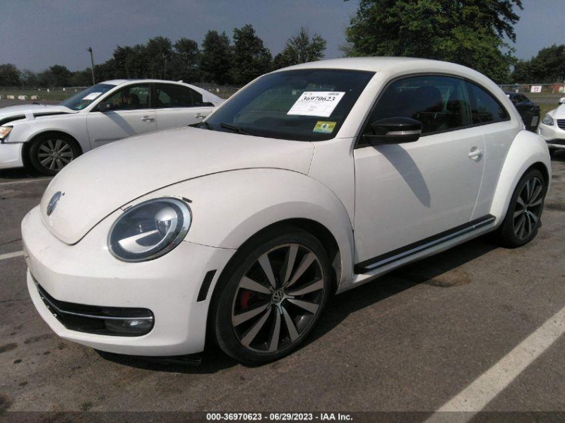 Volkswagen Beetle 2.0T Turbo 2012 White 2.0L