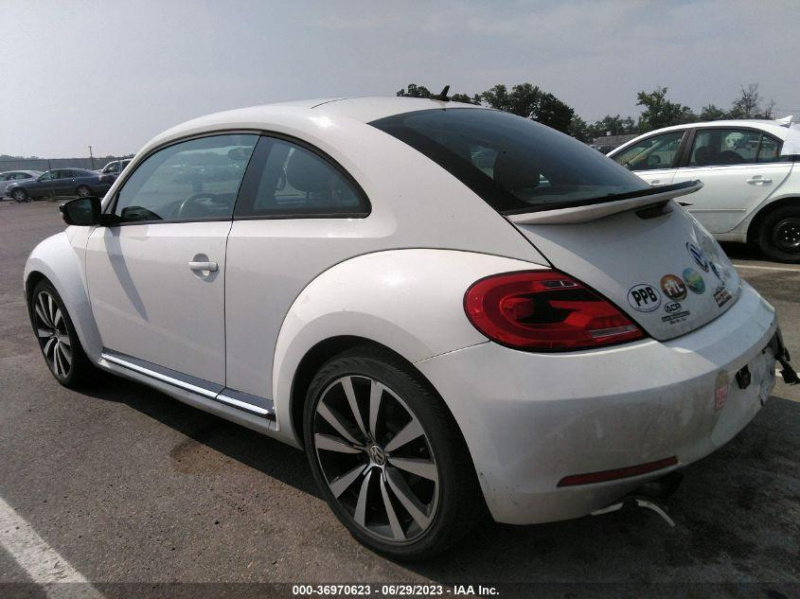 Volkswagen Beetle 2.0T Turbo 2012 White 2.0L