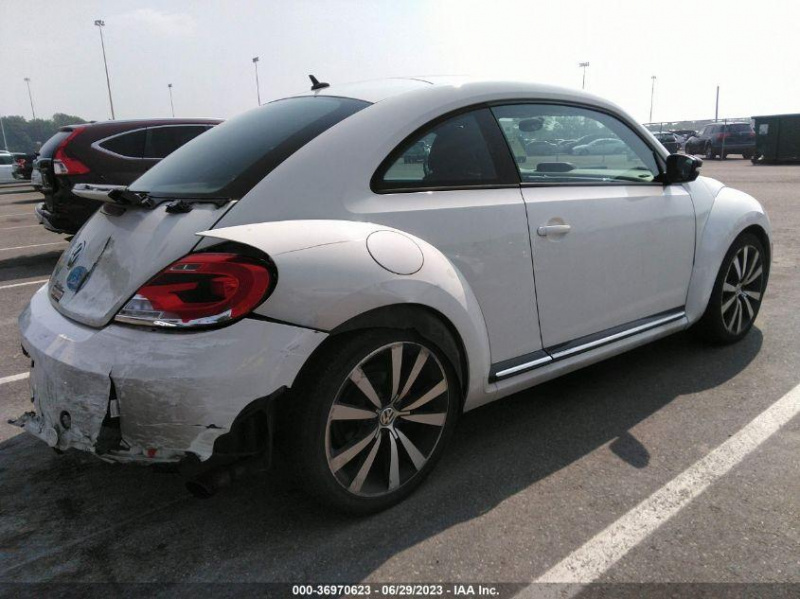 Volkswagen Beetle 2.0T Turbo 2012 White 2.0L