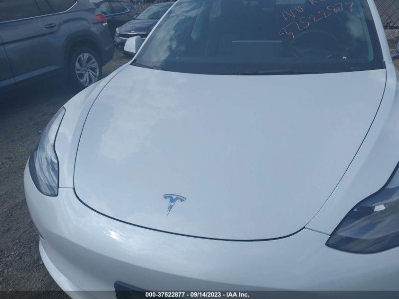 Tesla Model 3 Standard Range Plus 2021 White