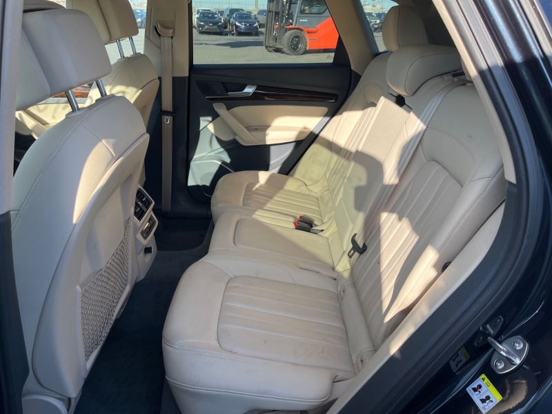 Audi Q5 Premium Plus 2018 Dark Blue 2.0L