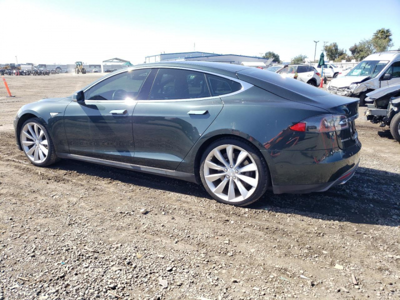 Tesla Model S 2014