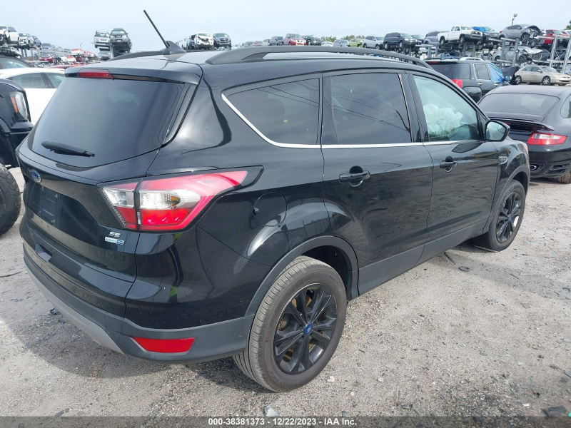 Ford Escape Se 2018 Black 1.5L