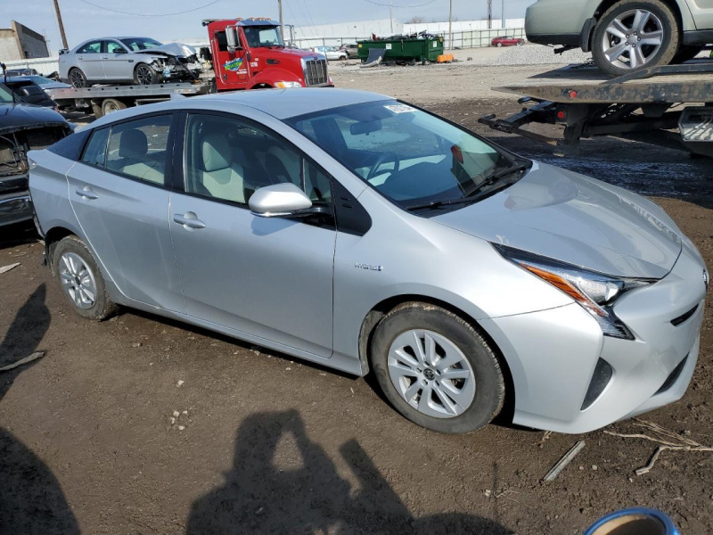 Toyota Prius 2016 Silver 1.8L