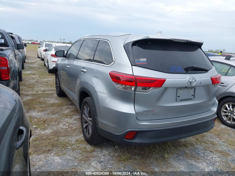 Toyota Highlander Xle 2017 Silver 3.5L