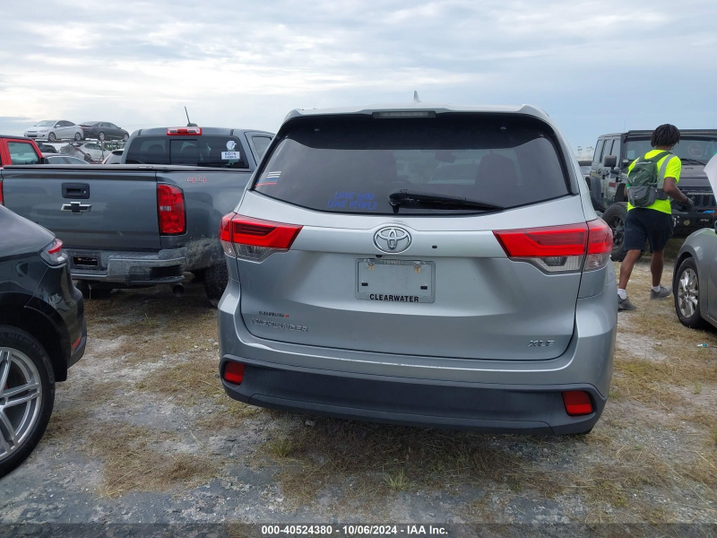 Toyota Highlander Xle 2017 Silver 3.5L