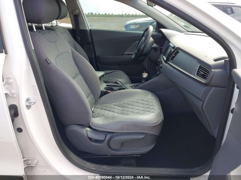 Kia Niro Lx 2017 White 1.6L