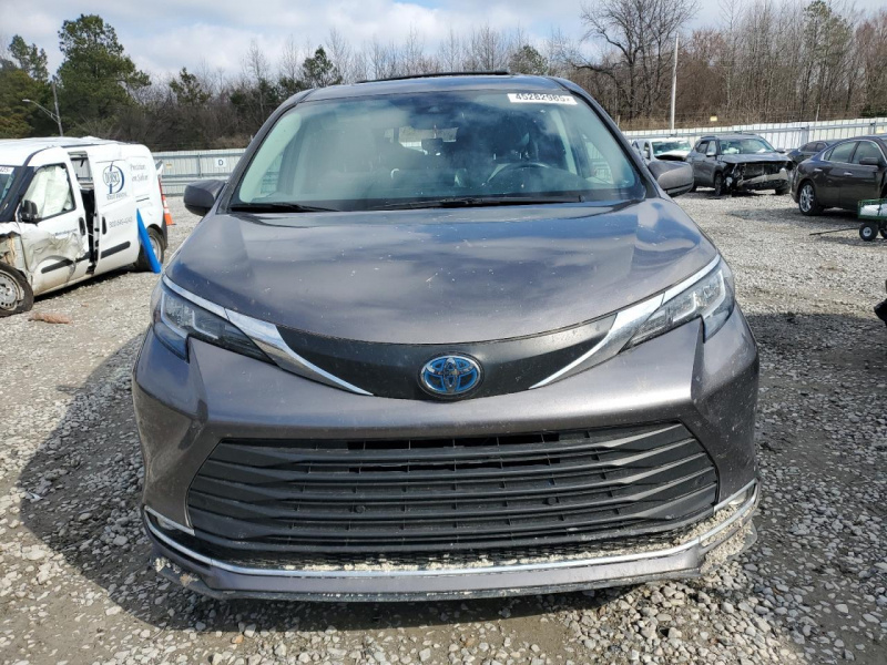 Toyota Sienna Xle 2021 Charcoal 2.5L