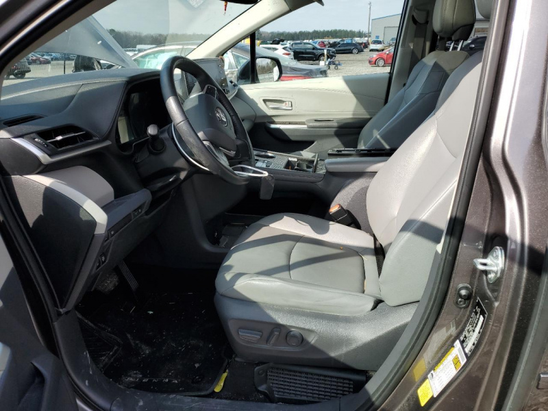 Toyota Sienna Xle 2021 Charcoal 2.5L