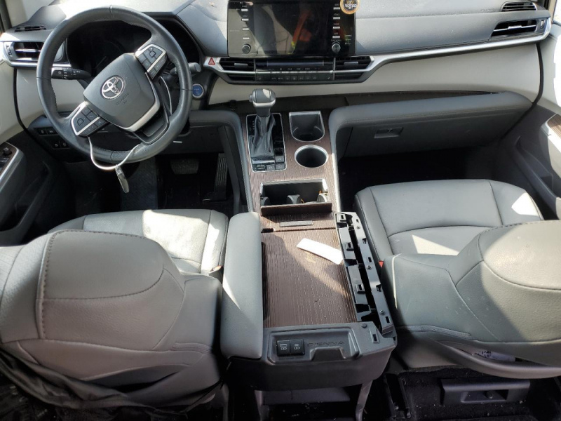 Toyota Sienna Xle 2021 Charcoal 2.5L