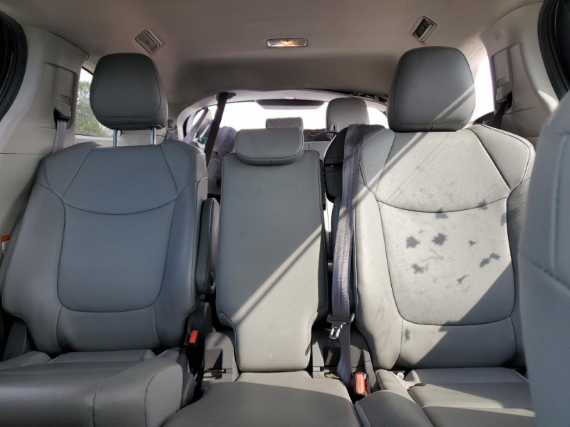 Toyota Sienna Xle 2021 Charcoal 2.5L
