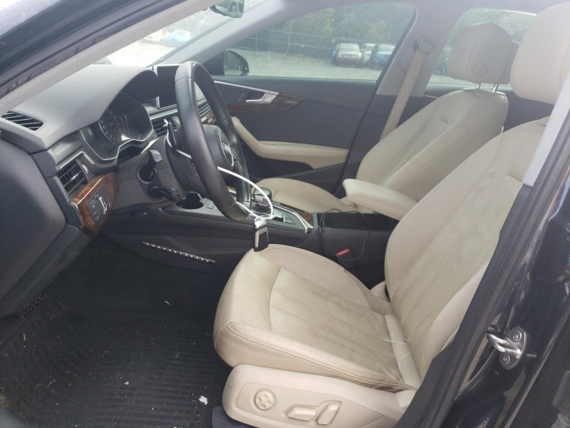 Audi A4 Premium 2017 Blue 2.0L