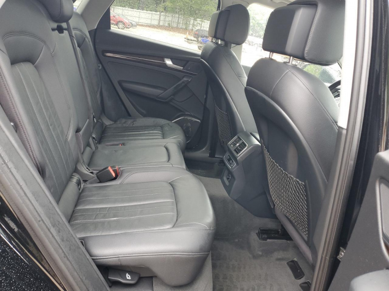 Audi Q5 Premium Plus 2018 Black 2.0L