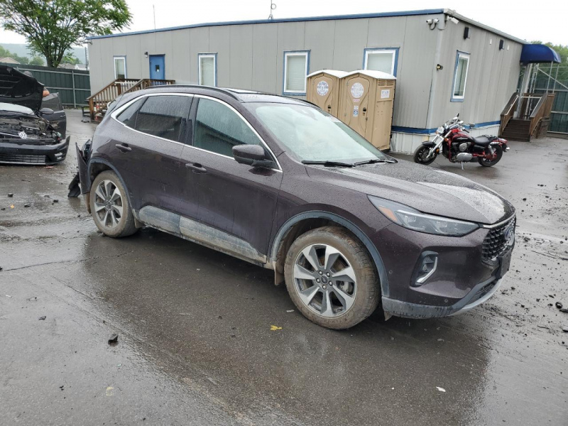 Ford Escape Platinum 2023 Brown 2.5L