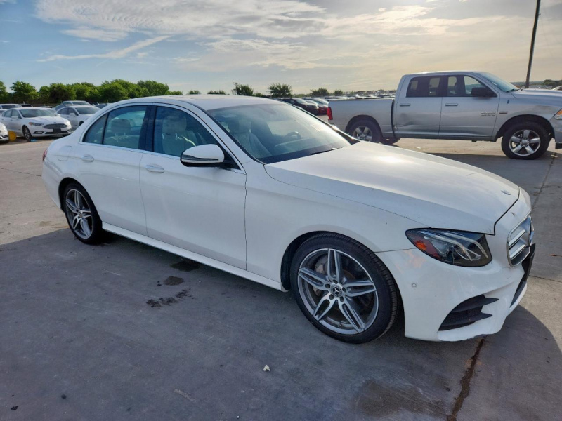 Mercedes-Benz E 300 2017 White 2.0L