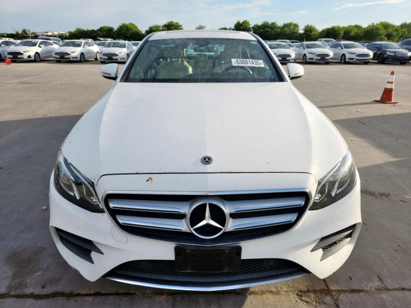 Mercedes-Benz E 300 2017 White 2.0L