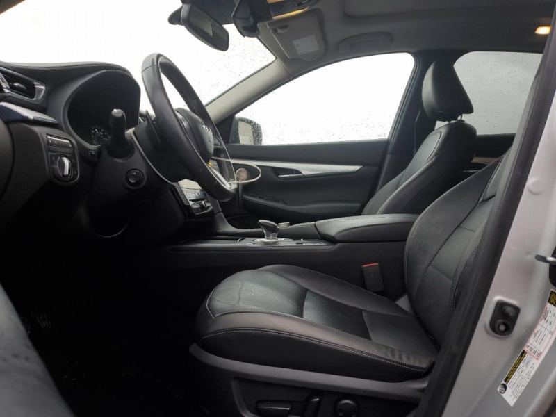 Infiniti Qx50 Essential 2019 Silver 2.0L