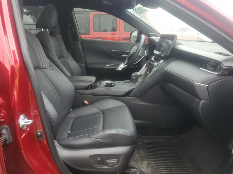 Toyota Venza Le 2021 Red 2.5L