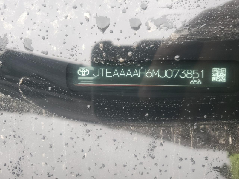 Toyota Venza Le 2021 Red 2.5L