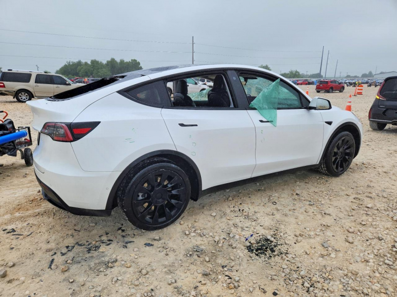 Tesla Model Y 2021 White
