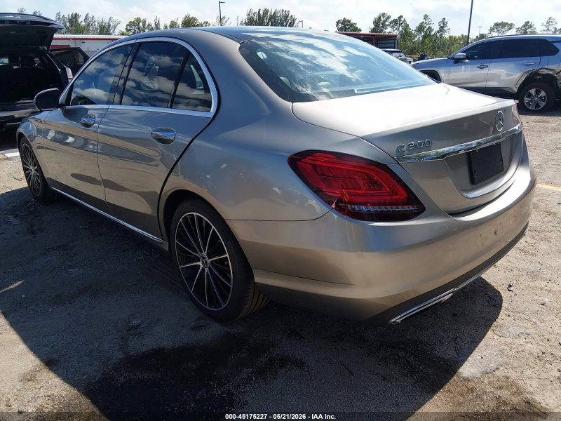 Mercedes-Benz C 300 2019 Silver 2.0L