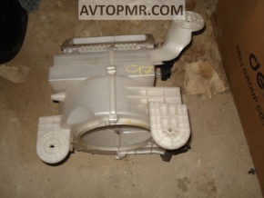 Corpul ventilatorului gol, partea dreaptă Mazda CX-7 06-09.