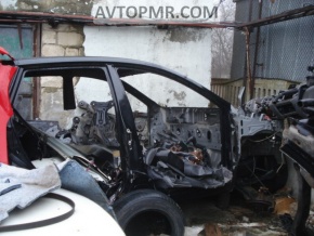 Bara caroserie centrală dreapta Nissan Rogue 07-12, neagră, tăiată