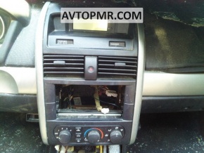 Capacul panoului frontal al display-ului Mitsubishi Galant 04-12