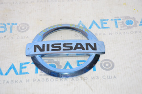 Emblema sigla Nissan pentru portiera portbagajului Nissan Leaf 11-17