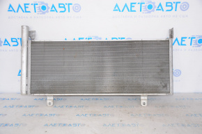 Radiatorul condensatorului de aer condiționat Toyota Camry v40 hibrid.