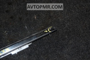 Moldură ușă-sticlă spate centrală dreapta Mazda CX-7 06-09