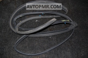 Garnitura ușii din față dreapta Mazda CX-7 06-09