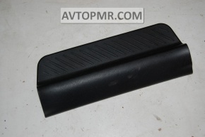 Capacul pragului din spate dreapta pentru Mazda3 03-08 HB, negru.