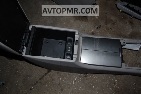 Консоль центральная подлокотник Subaru b10 Tribeca