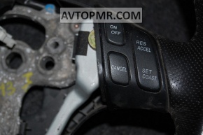 Butoanele de control de pe volanul Mazda3 03-08