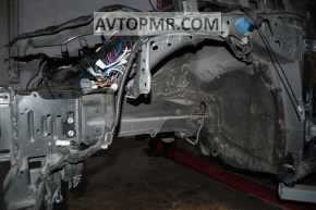 Четверть передняя левая Toyota Prius V 12-17