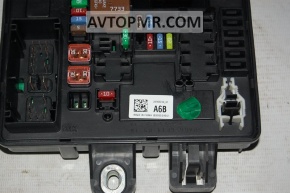 Blocul de siguranțe din spatele aripii stângi FUSE & RELAY BOX Cadillac ATS 13- 2.0T 2.5