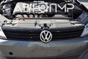 Grila radiatorului VW Jetta 11-14 SUA cu emblemă