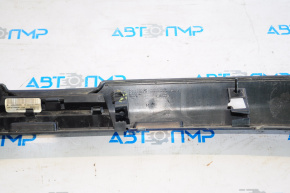 Capacul portbagajului sub manerul Ford Fusion mk5 13-16 are prinderea rupta.