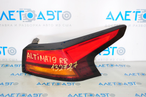 Lampa exterioară aripă dreaptă Nissan Altima 19-